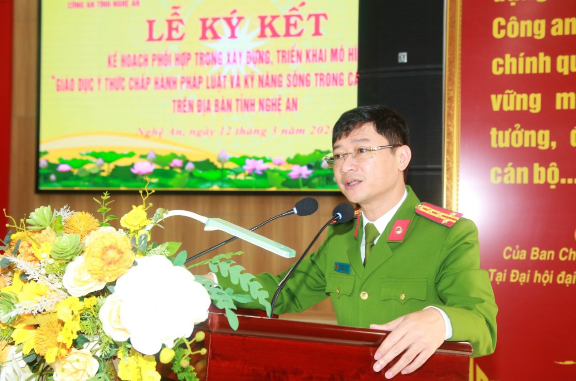 Đồng chí Đại tá Trần Ngọc Tuấn, Phó Giám đốc Công an tỉnh điều hành phần thảo luận