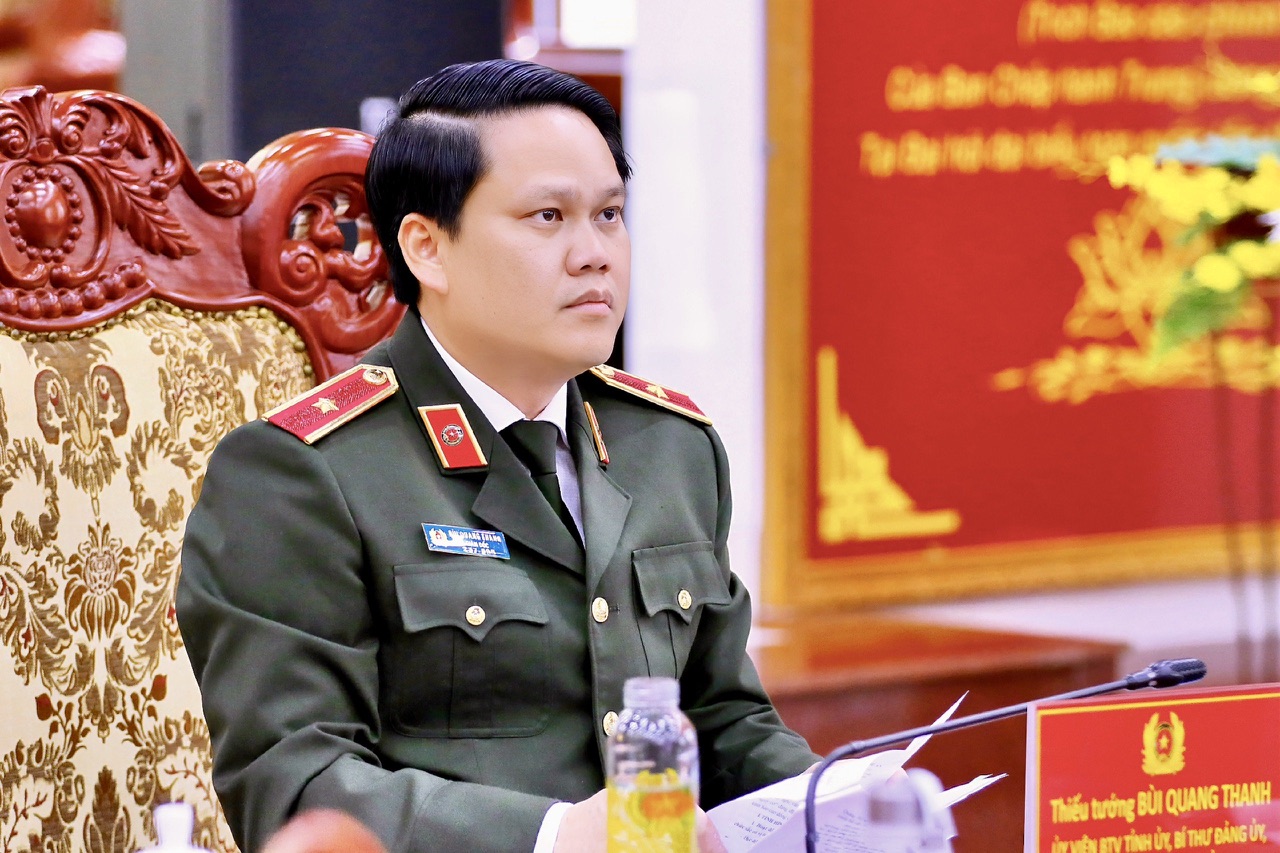 Đồng chí Thiếu tướng Bùi Quang Thanh, Ủy viên Ban Thường vụ Tỉnh ủy, Bí thư Đảng ủy, Giám đốc Công an tỉnh chủ trì tại điểm cầu Công an tỉnh Nghệ An
